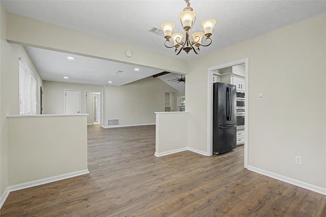 603 Hillcrest Drive, Huntsville, TX 77340