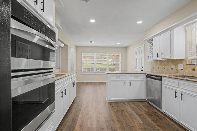 603 Hillcrest Drive, Huntsville, TX 77340