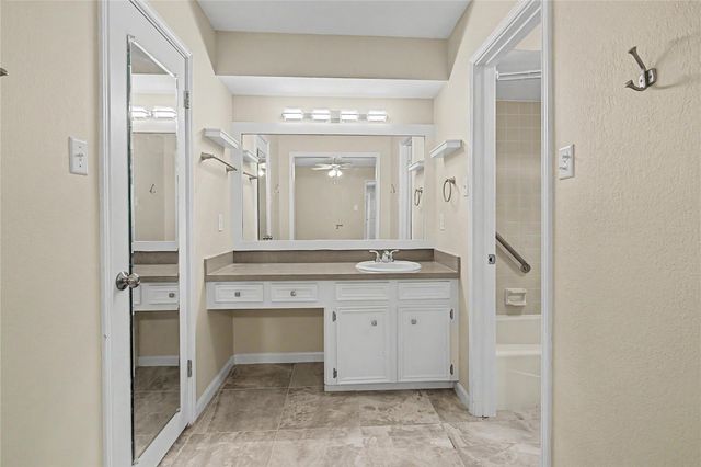 603 Hillcrest Drive, Huntsville, TX 77340