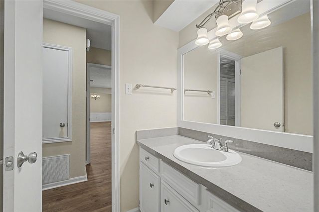 603 Hillcrest Drive, Huntsville, TX 77340