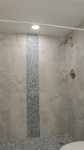 9421 Evergreen Pl 103, Davie, FL 33324