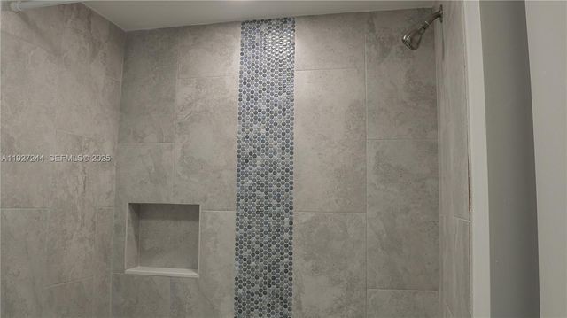 9421 Evergreen Pl 103, Davie, FL 33324