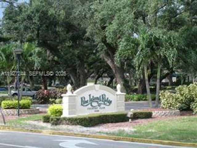 9421 Evergreen Pl 103, Davie, FL 33324