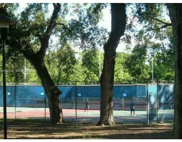 9421 Evergreen Pl 103, Davie, FL 33324