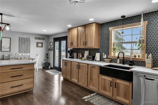 347 Wadsworth Court, Tonawanda, NY 14150