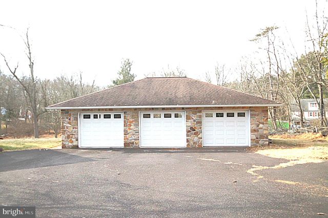 414 TYSON RD, Schwenksville, PA 19473