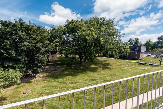 148 E bailey Road L, Naperville, IL 60565
