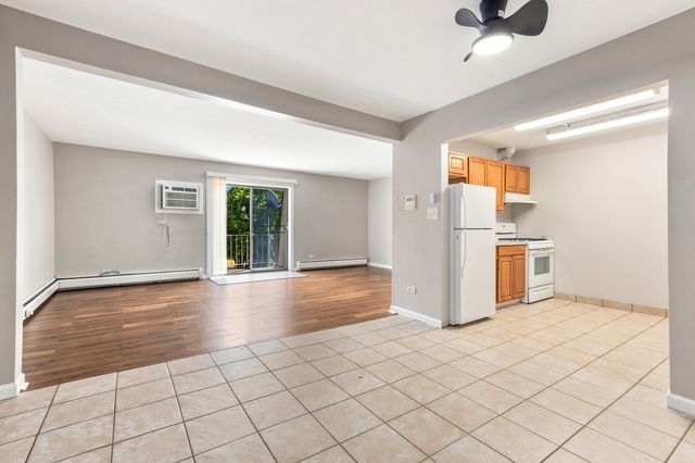 148 E bailey Road L, Naperville, IL 60565
