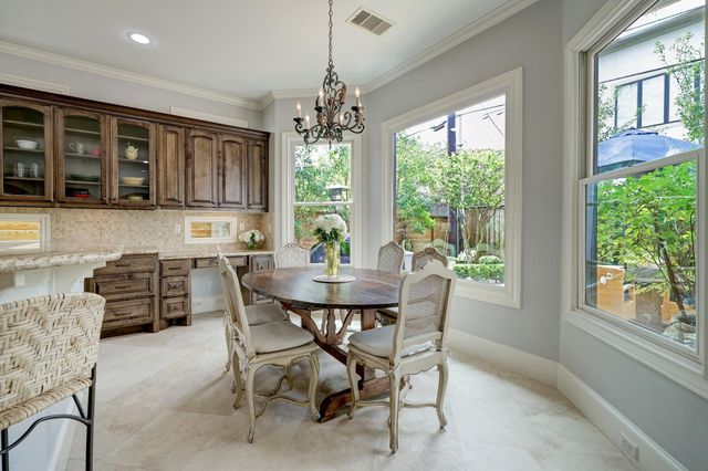 6004 Lake Street, Houston, TX 77005