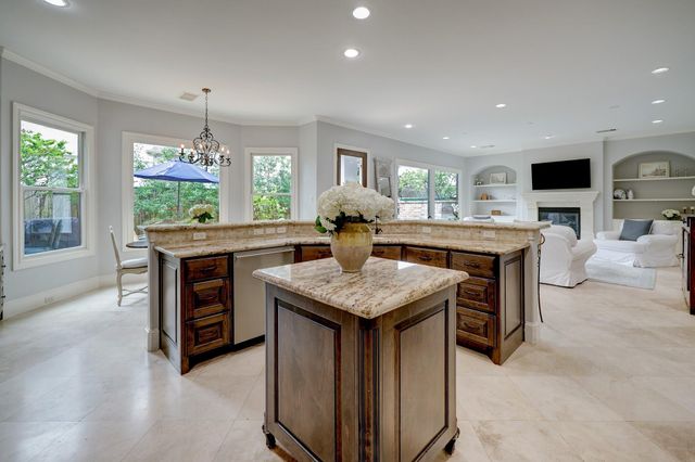 6004 Lake Street, Houston, TX 77005
