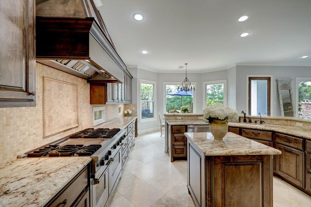 6004 Lake Street, Houston, TX 77005