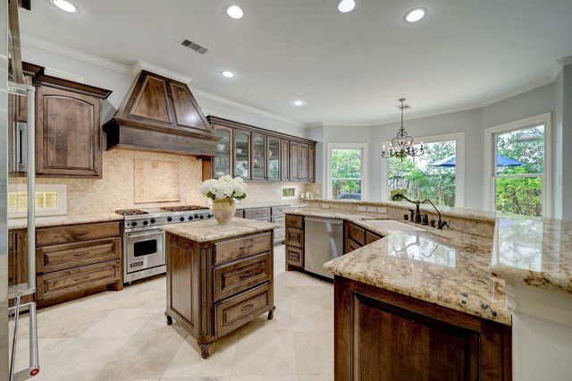6004 Lake Street, Houston, TX 77005