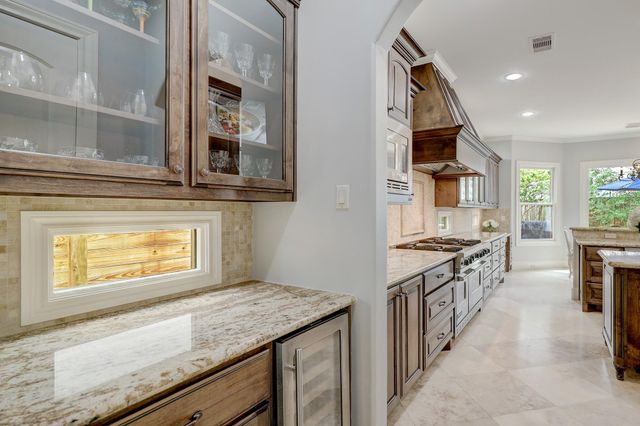 6004 Lake Street, Houston, TX 77005