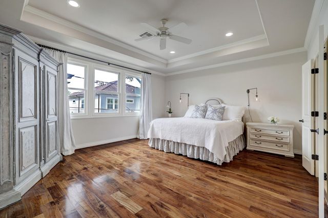 6004 Lake Street, Houston, TX 77005