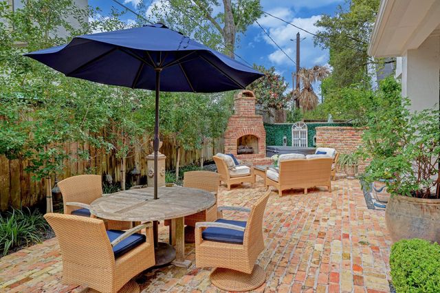 6004 Lake Street, Houston, TX 77005