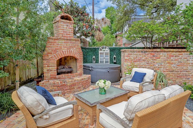 6004 Lake Street, Houston, TX 77005