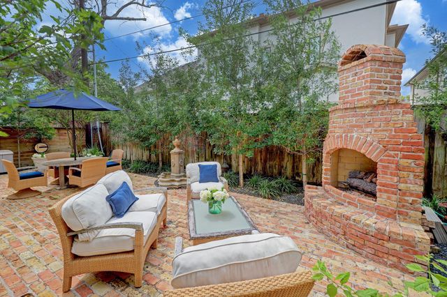 6004 Lake Street, Houston, TX 77005
