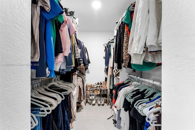 551 SW 127th Ave, Miami, FL 33184