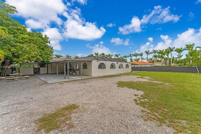 551 SW 127th Ave, Miami, FL 33184