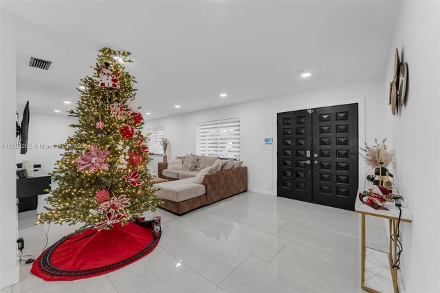 551 SW 127th Ave, Miami, FL 33184