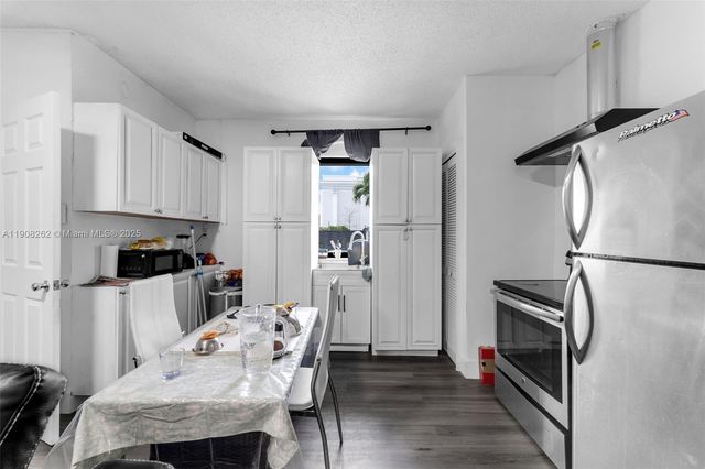 551 SW 127th Ave, Miami, FL 33184