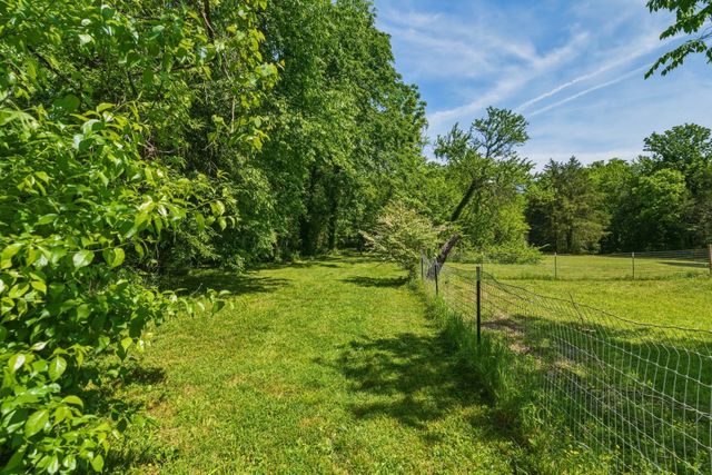 13535 Versailles Rd, Rockvale, TN 37153