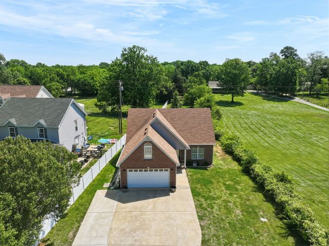 13535 Versailles Rd, Rockvale, TN 37153