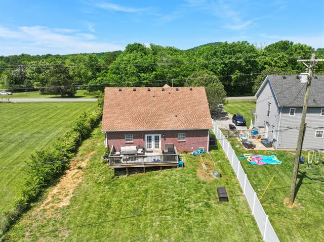 13535 Versailles Rd, Rockvale, TN 37153
