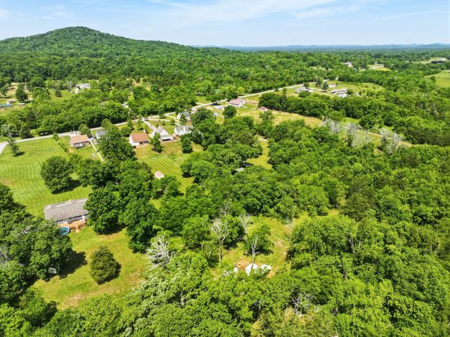 13535 Versailles Rd, Rockvale, TN 37153