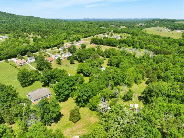 13535 Versailles Rd, Rockvale, TN 37153
