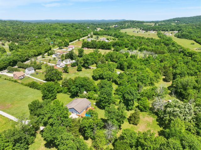 13535 Versailles Rd, Rockvale, TN 37153