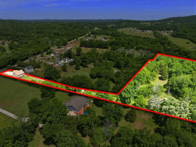13535 Versailles Rd, Rockvale, TN 37153