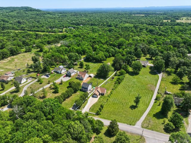 13535 Versailles Rd, Rockvale, TN 37153