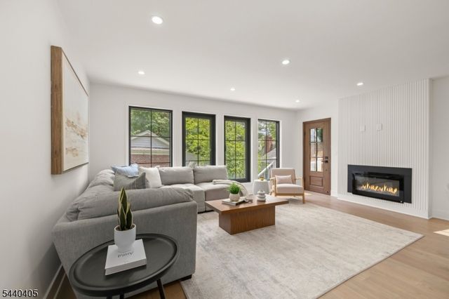 34 Pine Ter, Millburn Twp., NJ 07078