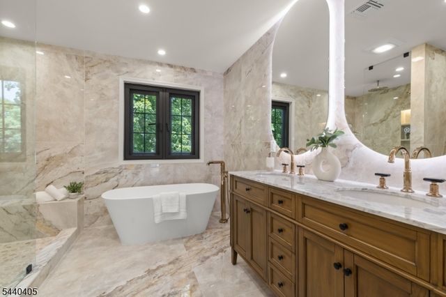 34 Pine Ter, Millburn Twp., NJ 07078