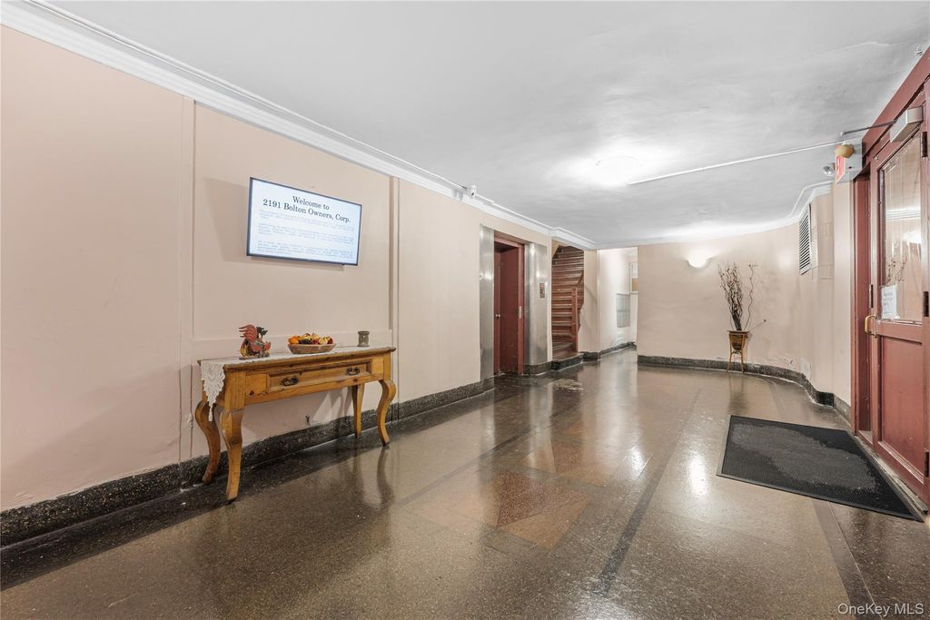 2191 Bolton Street 5E, Bronx, NY 10462 — photo 2