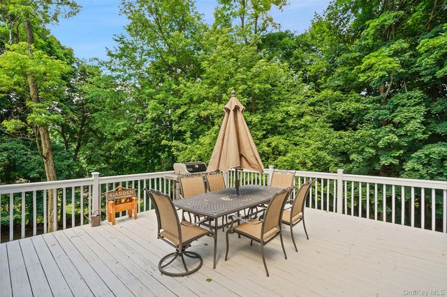 88 Ridgeview Drive, Pleasantville, NY 10570
