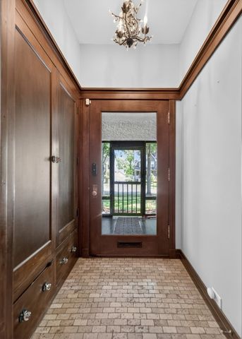 130 Gale Avenue, River Forest, IL 60305