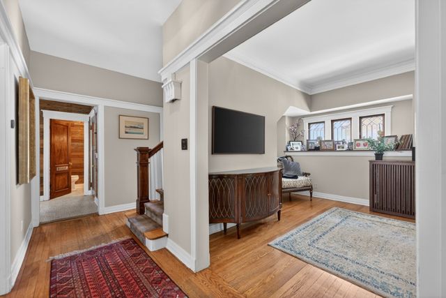 130 Gale Avenue, River Forest, IL 60305