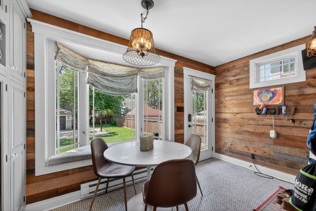 130 Gale Avenue, River Forest, IL 60305