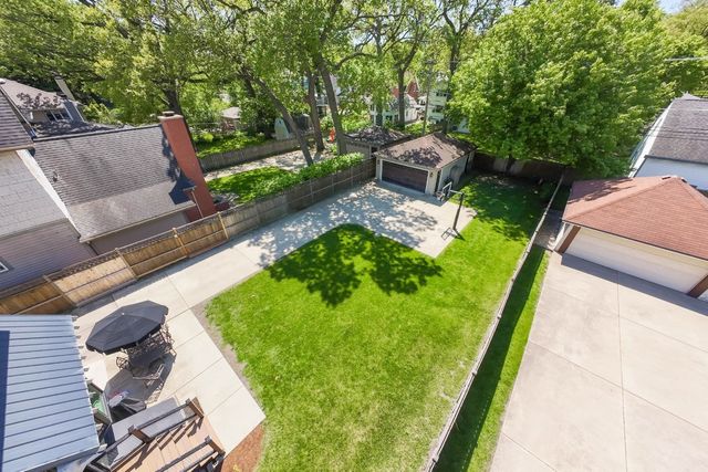 130 Gale Avenue, River Forest, IL 60305