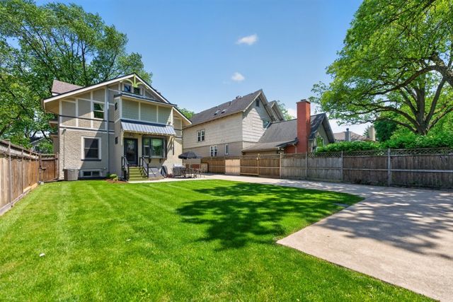 130 Gale Avenue, River Forest, IL 60305