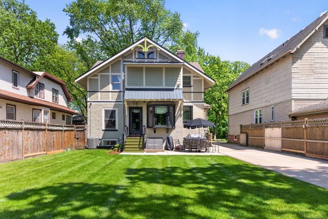 130 Gale Avenue, River Forest, IL 60305