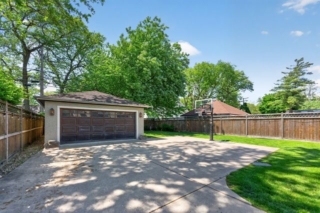 130 Gale Avenue, River Forest, IL 60305