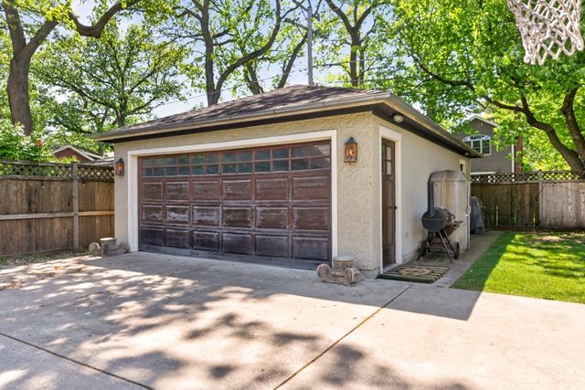 130 Gale Avenue, River Forest, IL 60305