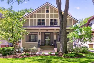 130 Gale Avenue, River Forest, IL 60305