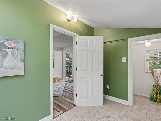 260 E Pace Avenue, Akron, OH 44319
