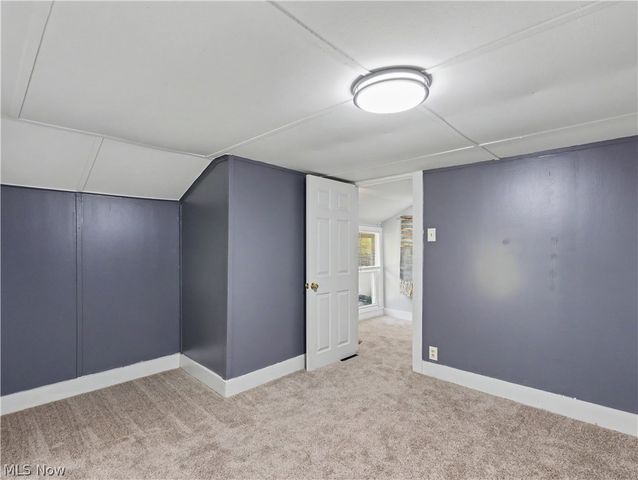 260 E Pace Avenue, Akron, OH 44319