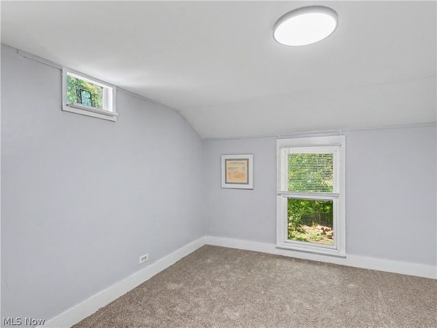 260 E Pace Avenue, Akron, OH 44319