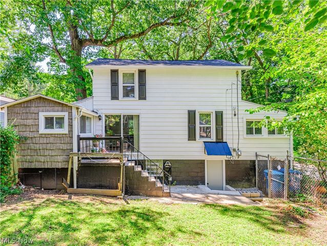 260 E Pace Avenue, Akron, OH 44319